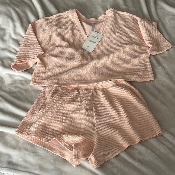 NWT Fabletics Short Lounge Set - Picture 1 of 4